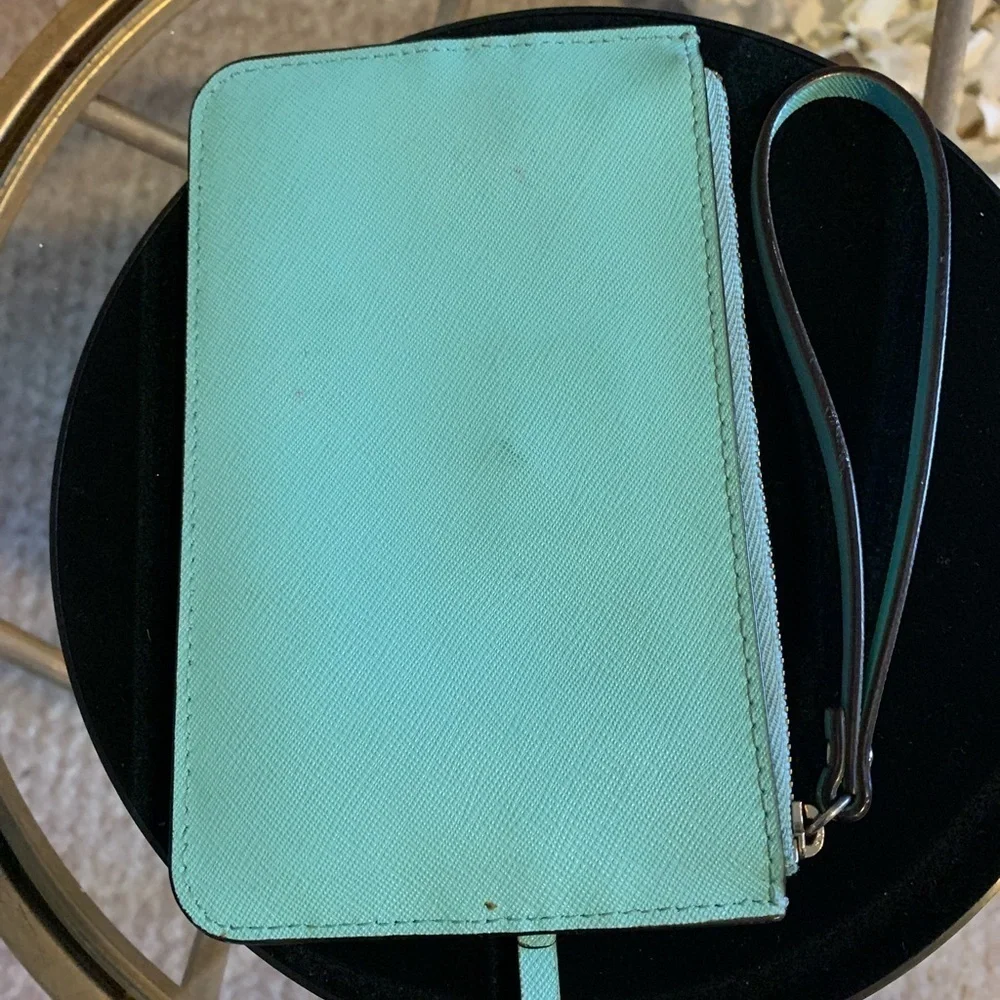 Kate Spade Mikas Pond Bee Wristlet Mint Mojito Green.